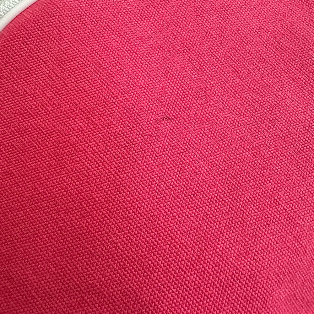 Pink Crossbody Kavu Bag In Classic Teardrop Shape - Picture 3 of 5